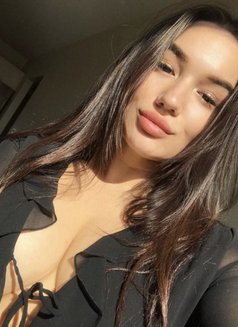 Elif - escort in Riyadh Photo 3 of 6