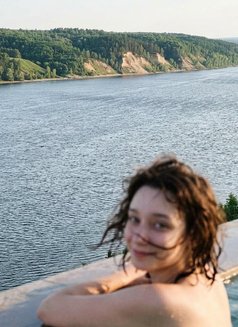 Elin - escort in Muscat Photo 1 of 2