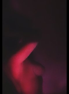 Elin - escort in Muscat Photo 2 of 2
