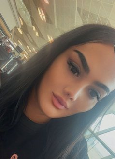 Elina - Transsexual escort in Tirana Photo 6 of 7