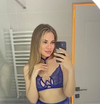 Elina - escort in Beirut Photo 4 of 12