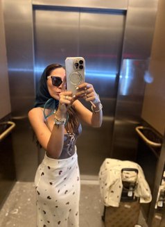 Elina - escort in Dubai Photo 3 of 7