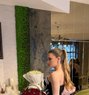 Elina - puta in Dubai Photo 2 of 13
