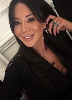 Elina - Transsexual escort in Almaty Photo 2 of 16