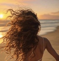 Elina - escort in Muscat