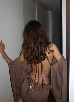 Elina - escort in Muscat Photo 4 of 7