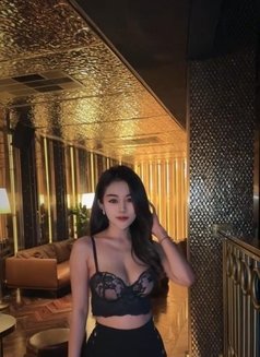 Eline - escort in Jakarta Photo 2 of 10