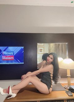 Eline - puta in Singapore Photo 4 of 9