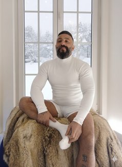 Elio Silver - Male escort in Beirut Photo 4 of 4