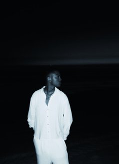ELIO - Male escort in Paris Photo 5 of 6