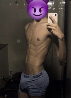 Elio Xxl - Male escort in Doha Photo 1 of 2