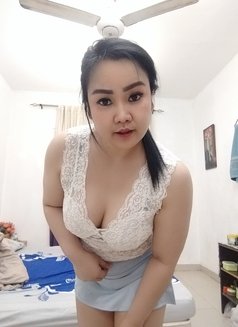 Elisa - escort in Muscat Photo 1 of 4
