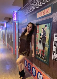 Elisa - escort in Taipei Photo 1 of 3