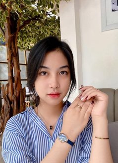 Sindi - puta in Surabaya Photo 3 of 3