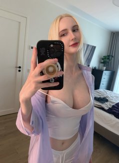 Elisa - escort in Dubai Photo 5 of 8