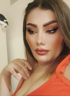 Elisa - escort in Erbil Photo 2 of 3