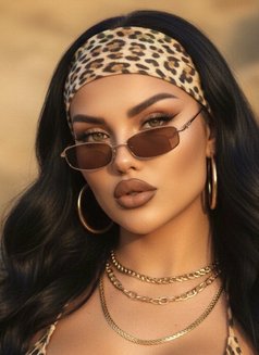 Elisa - escort in İstanbul Photo 2 of 5