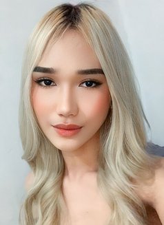 Eliselust - Transsexual escort in Manila Photo 2 of 10