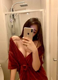 Elissa - puta in Makati City Photo 1 of 14