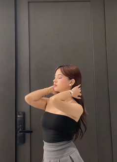 Elissa - puta in Makati City Photo 7 of 14