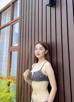 Elissa - puta in Makati City Photo 12 of 14