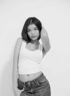 Elisse - puta in Hong Kong Photo 7 of 15