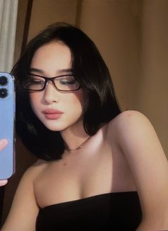 Elisse - Transsexual escort in Manila Photo 8 of 10