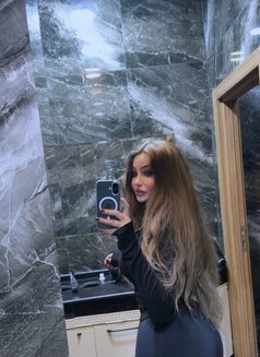 Elita Doci - escort in İstanbul Photo 3 of 5