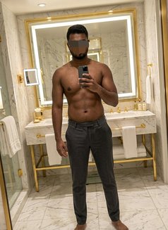 Elite Bbc Escort, SensualDeepPenetration - Male escort in Chennai Photo 2 of 4