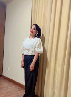 Elite Class Riya - puta in Al Manama Photo 6 of 6