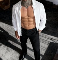 Elite Cuck Bull - Male escort in Dubai Photo 1 of 8