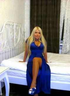 GINA HORNY - escort in Dubai Photo 2 of 6