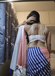 Elite Kanika - puta in Hyderabad Photo 8 of 15