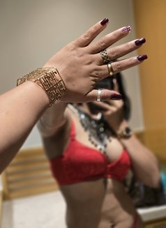 Elite Kanika - puta in Hyderabad Photo 12 of 15