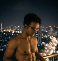 Elite Male Escort for Women - Acompañantes masculino in Kolkata