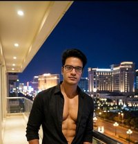 Elite Male Escort for Women - Acompañantes masculino in Kolkata