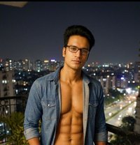 Professional Male Escort for Elite Women - Acompañantes masculino in Kolkata