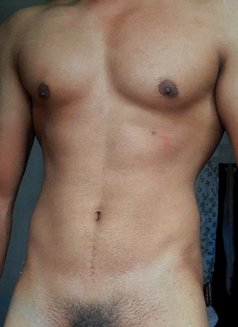 Elite Mallu Topper - Acompañantes masculino in Chennai Photo 1 of 1