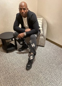 Elivio from Caribbean island - Male escort in Dubai Photo 5 of 8