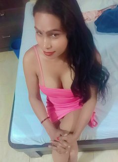 Eliyana - Transsexual escort in Mumbai Photo 2 of 7