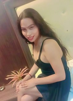 Eliyana - Transsexual escort in Mumbai Photo 5 of 7