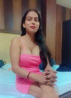 Eliyana - Transsexual escort in Mumbai Photo 6 of 7