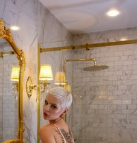 Eliz Benson - puta in Hong Kong