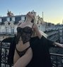 Eliza - escort in Paris Photo 1 of 7