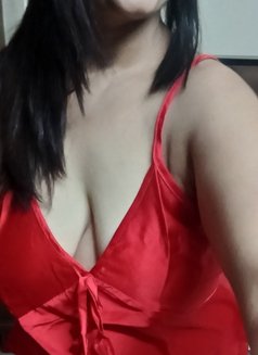 Eliza - puta in New Delhi Photo 10 of 11