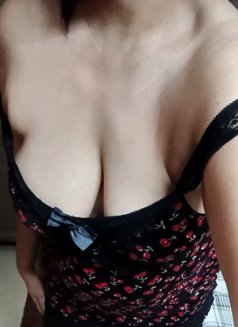 Eliza - puta in New Delhi Photo 11 of 11