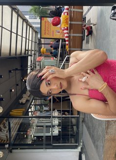 Eliza - Transsexual escort in Bangalore Photo 1 of 13