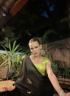 Eliza - Transsexual escort in Bangalore Photo 7 of 8