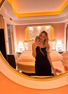 Eliza - puta in Hong Kong Photo 5 of 8