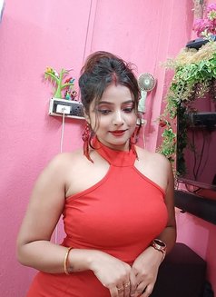 Eliza Roy - escort in Bangalore Photo 4 of 6